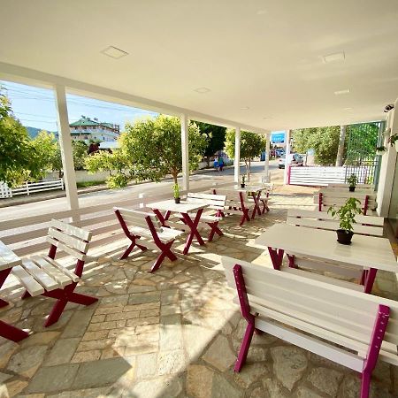 Family Hotel Haruni Ksamil Exterior photo