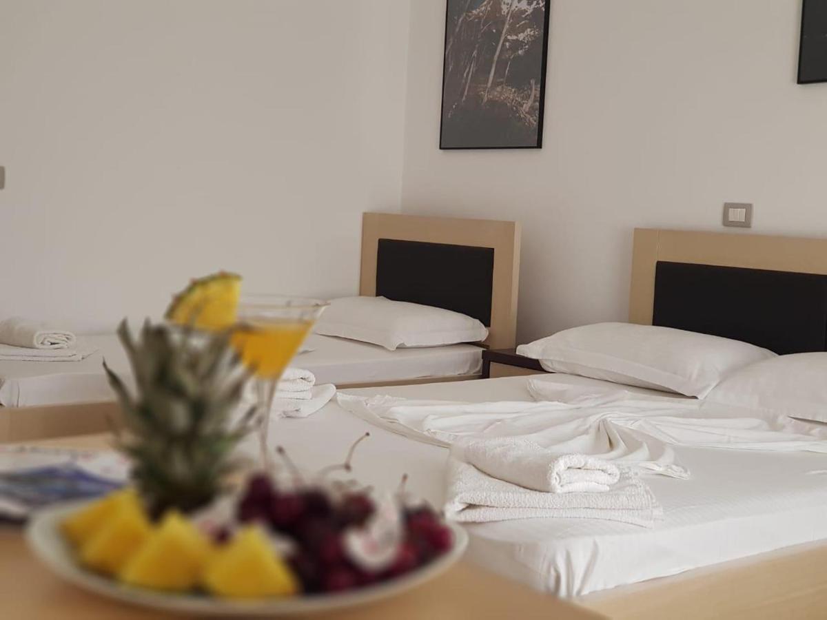 Family Hotel Haruni Ksamil Exterior photo