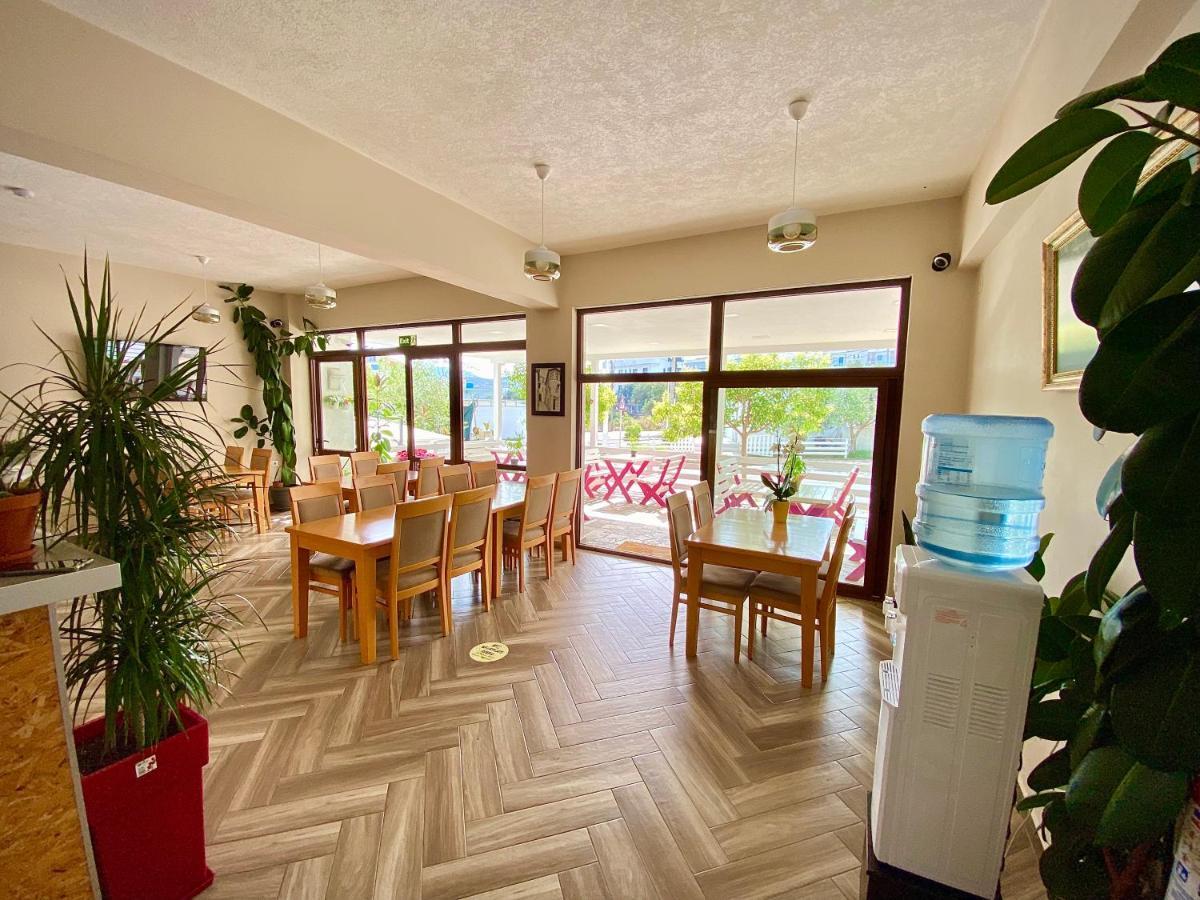 Family Hotel Haruni Ksamil Exterior photo