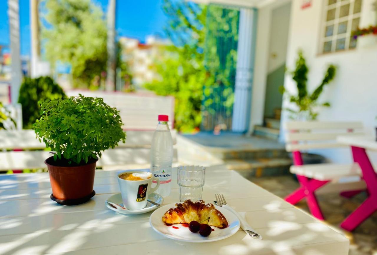 Family Hotel Haruni Ksamil Exterior photo