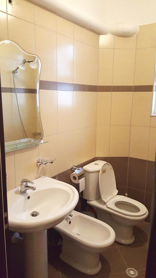 Family Hotel Haruni Ksamil Exterior photo