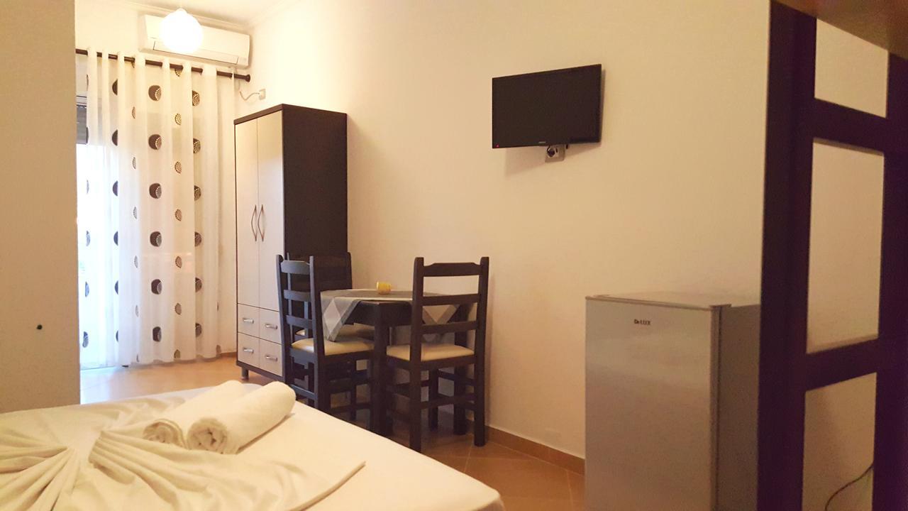 Family Hotel Haruni Ksamil Exterior photo