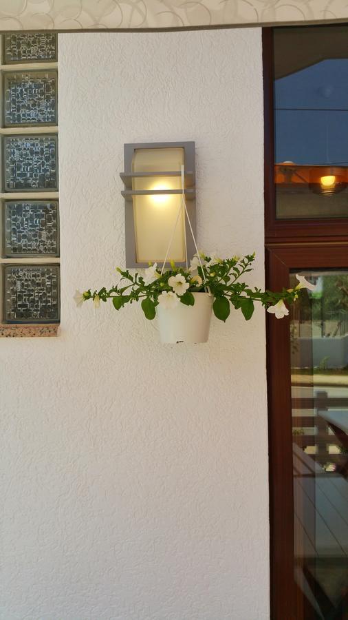 Family Hotel Haruni Ksamil Exterior photo